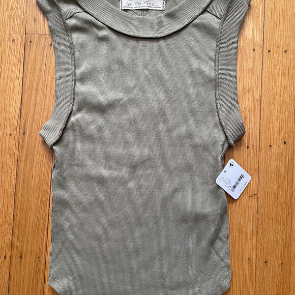 We the Free Kate Tee in Willow - Picture 2 of 6